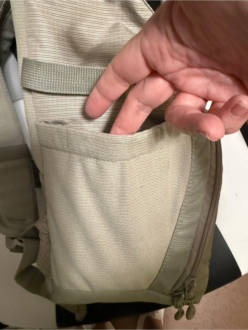 Women's Tenba Discovery Photo Daypack in Light Sage - Picture 9 of 14